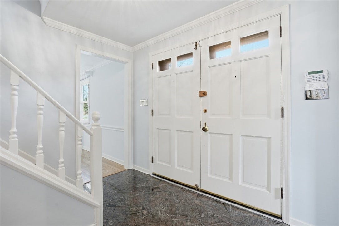 Alternate view of interior entry foyer
