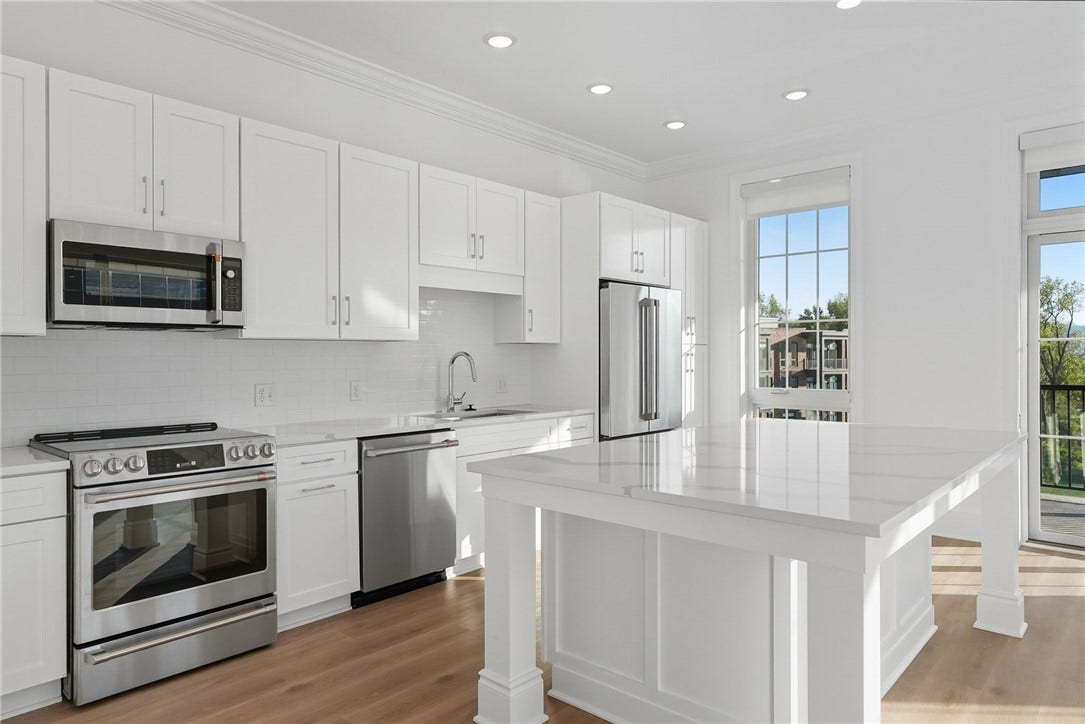 1 1st Street, #413, Oakmont, PA 15139