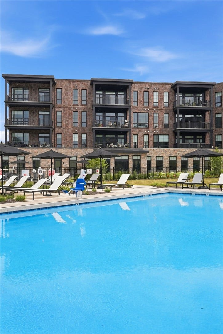 1 1st Street, #413, Oakmont, PA 15139