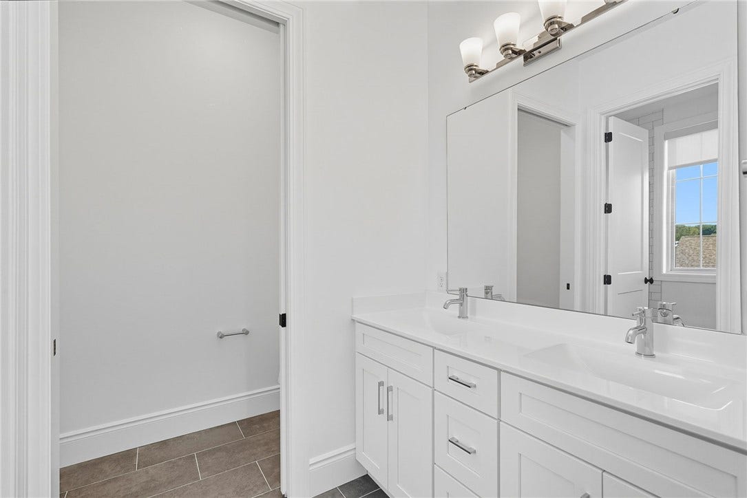 1 1st Street, #413, Oakmont, PA 15139