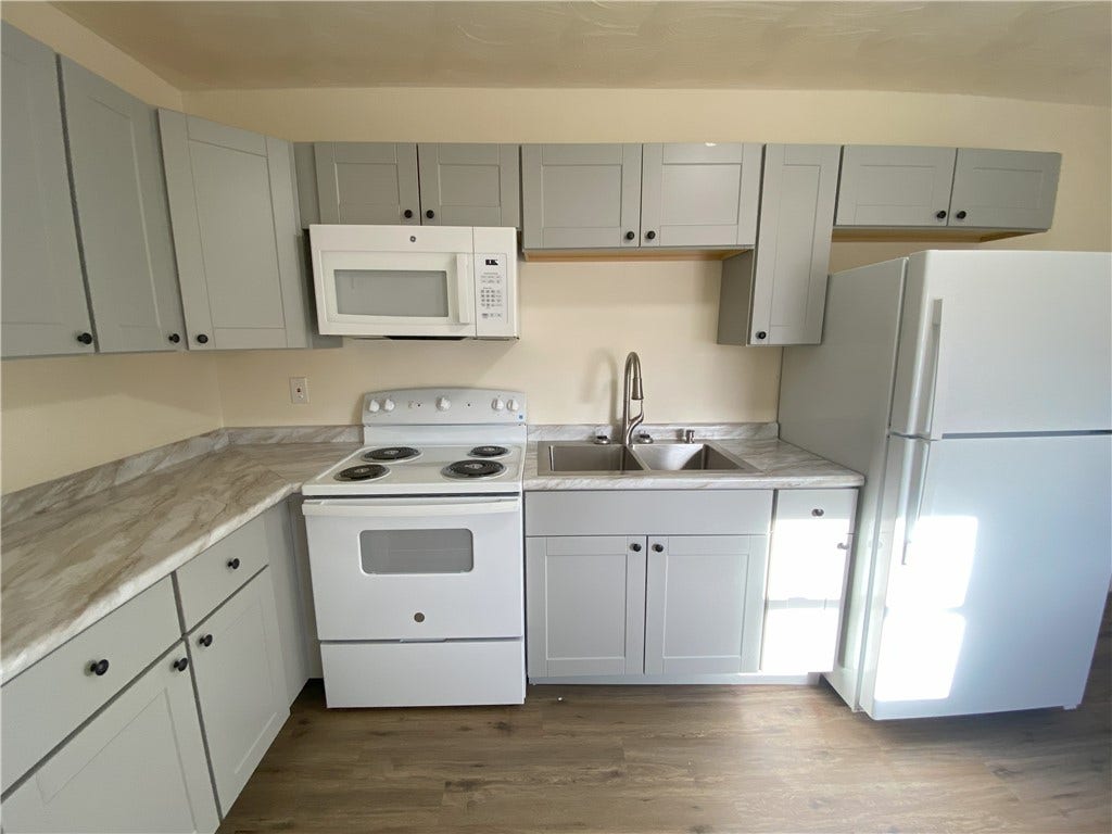 407 N Pittsburgh St, Connellsville, PA 15425