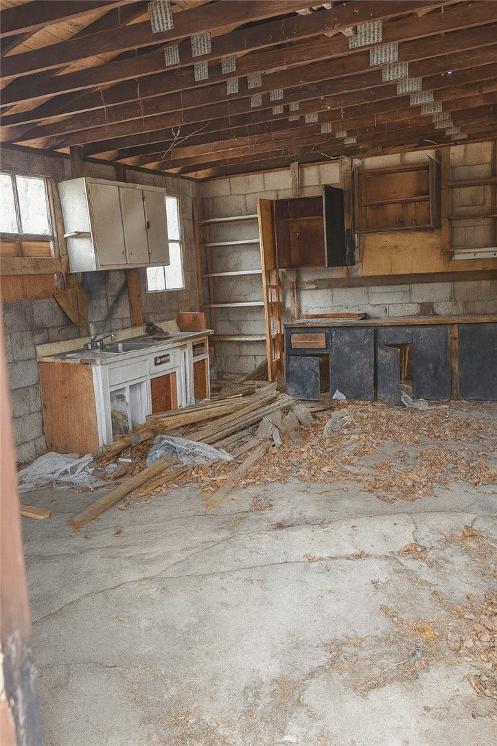 2713 Wilson St, Latrobe, PA 15650