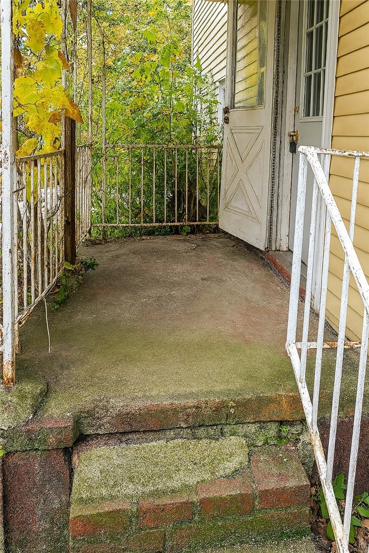 2713 Wilson St, Latrobe, PA 15650