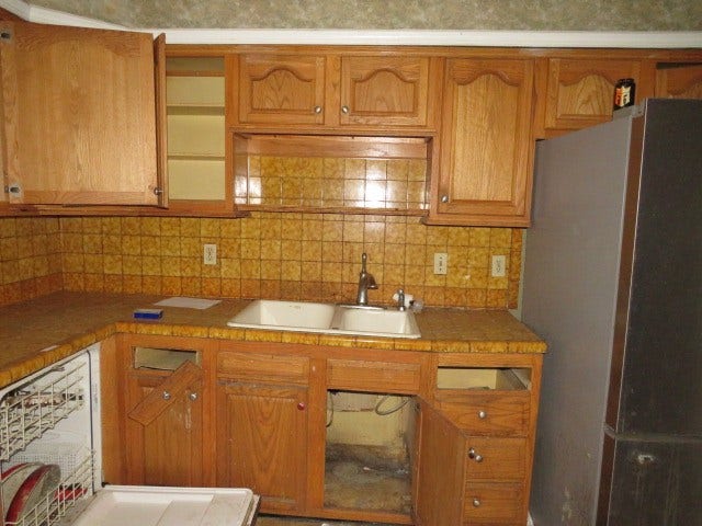 2888 Cherry St, Bethel Park, PA 15102