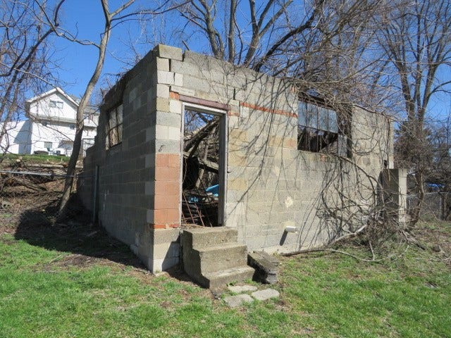2888 Cherry St, Bethel Park, PA 15102