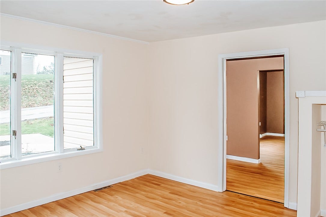 1378 Robbins Station Rd, Irwin, PA 15642