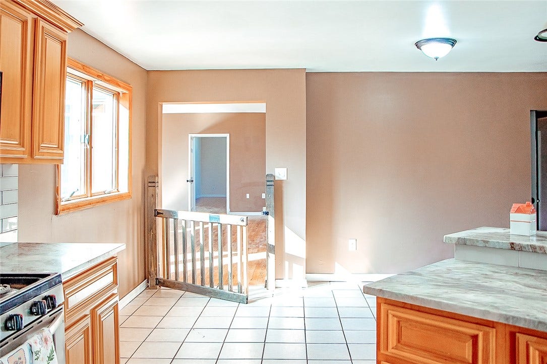1378 Robbins Station Rd, Irwin, PA 15642