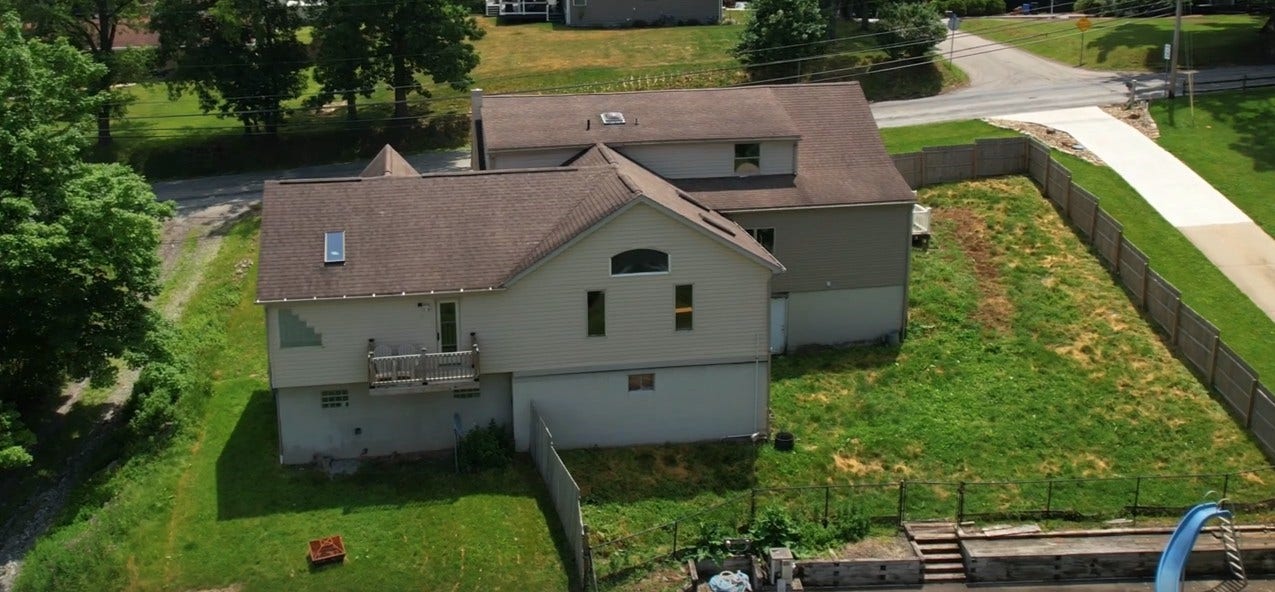 1378 Robbins Station Rd, Irwin, PA 15642