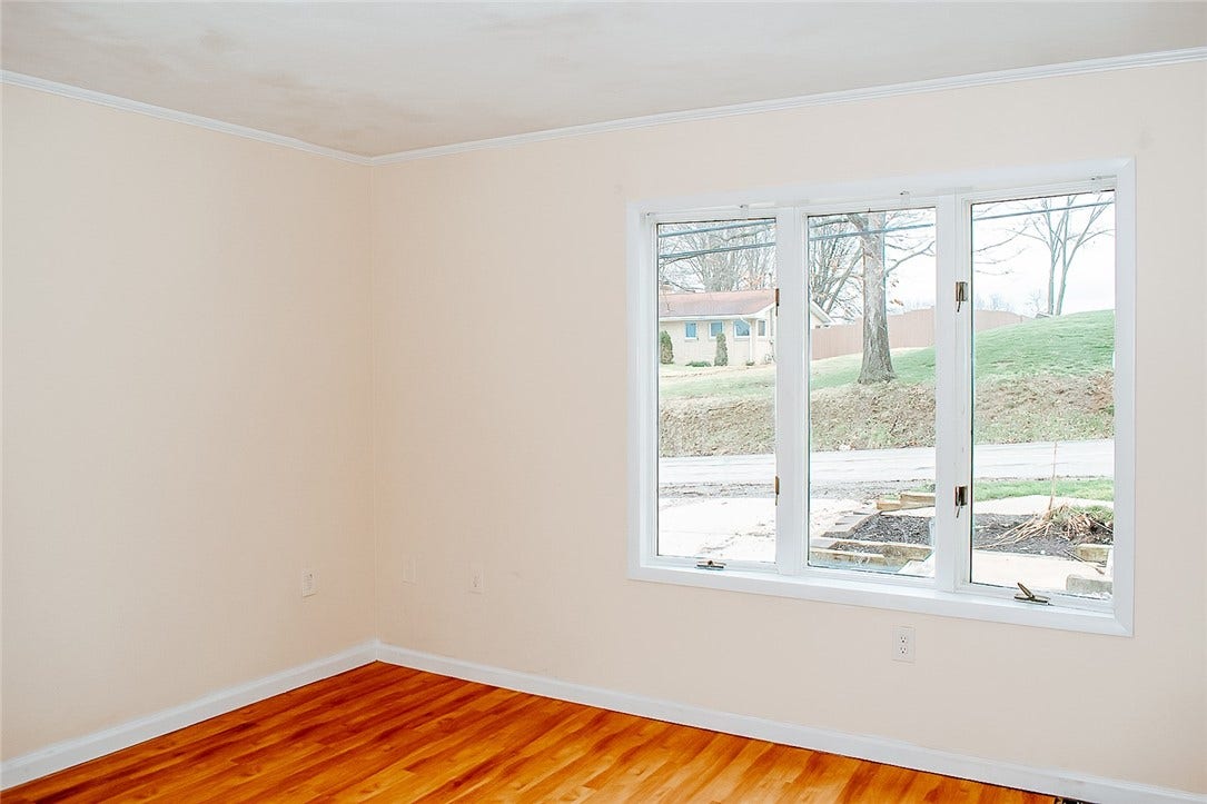 1378 Robbins Station Rd, Irwin, PA 15642