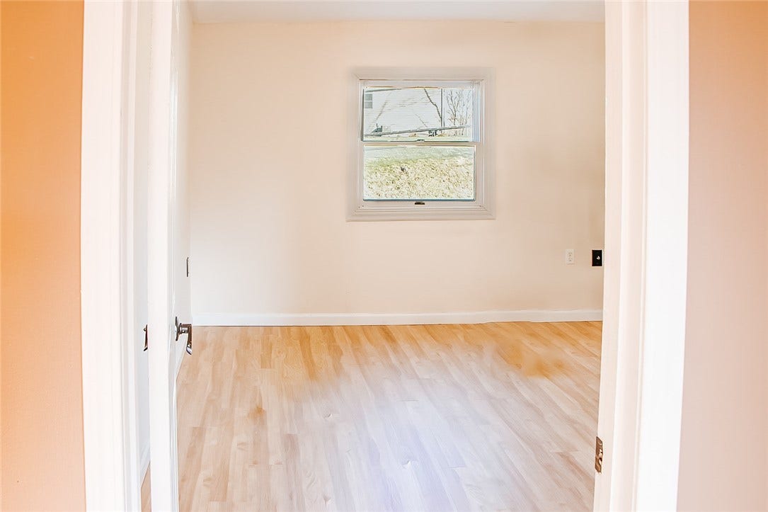 1378 Robbins Station Rd, Irwin, PA 15642