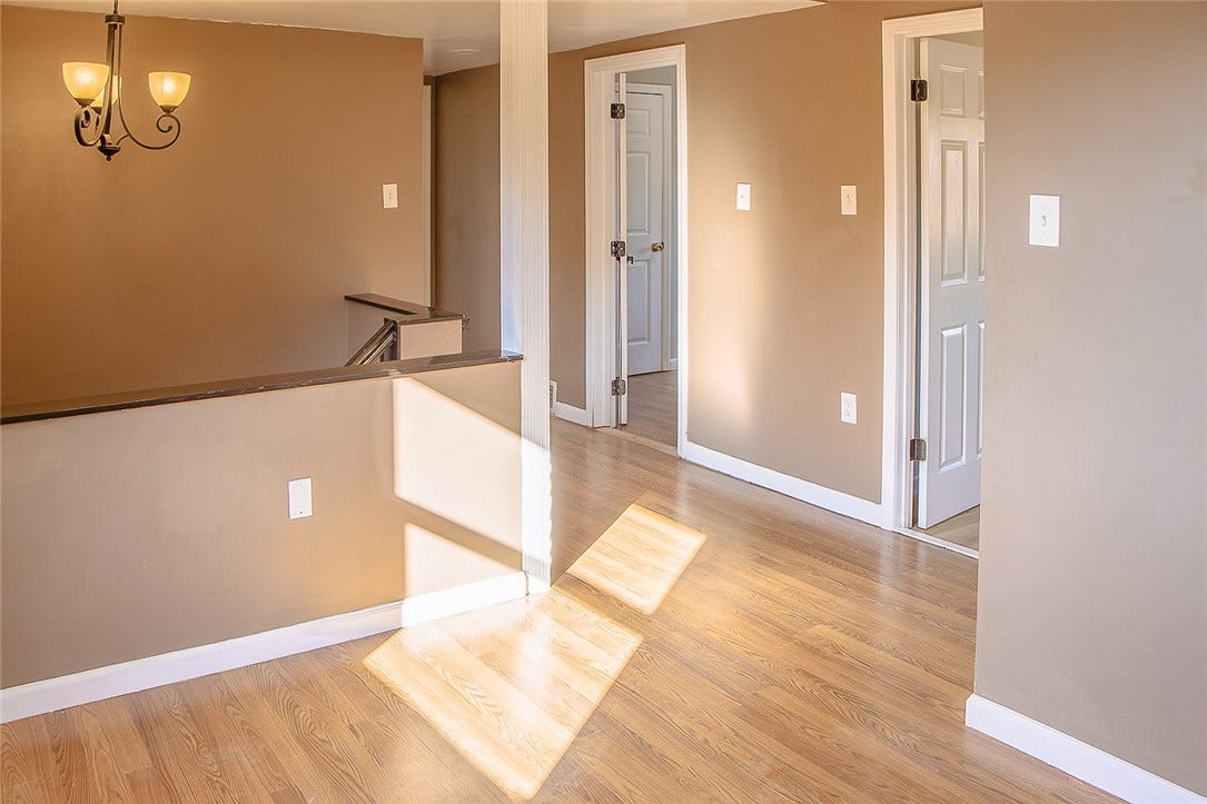 1378 Robbins Station Rd, Irwin, PA 15642