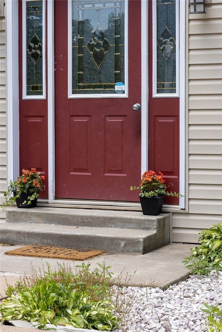 1378 Robbins Station Rd, Irwin, PA 15642