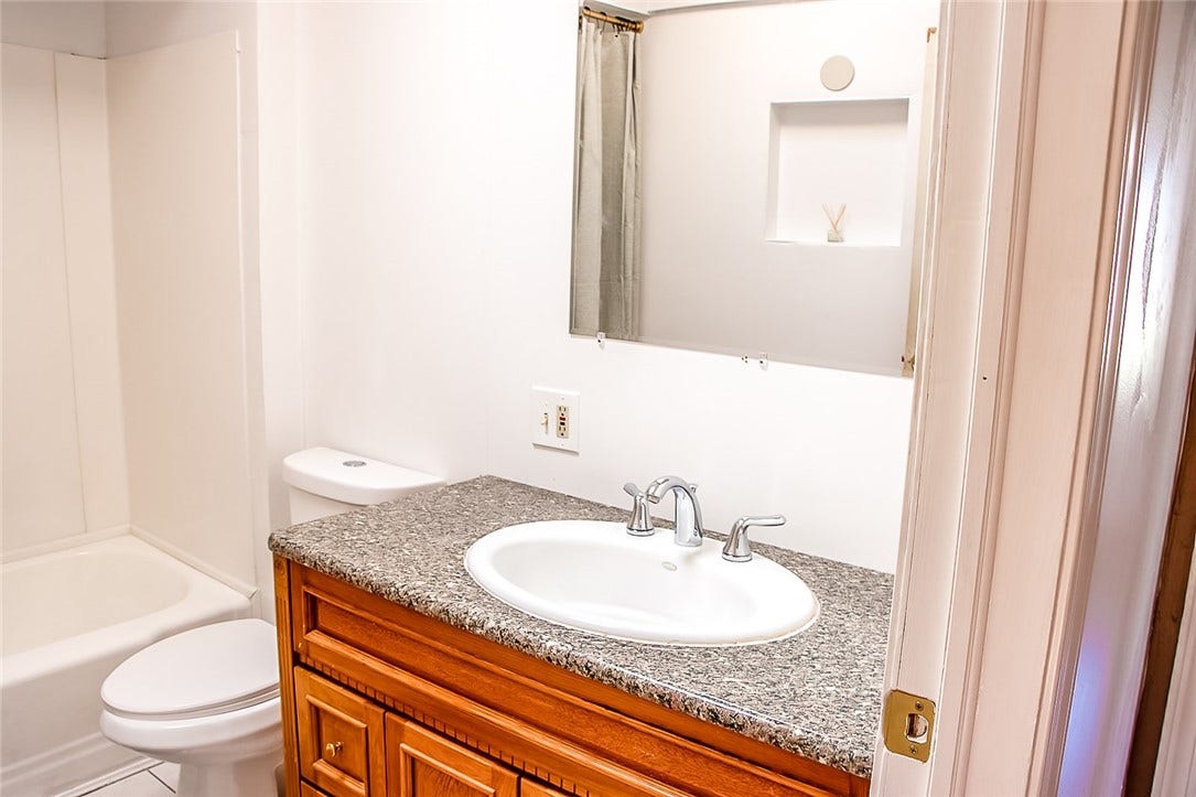 1378 Robbins Station Rd, Irwin, PA 15642