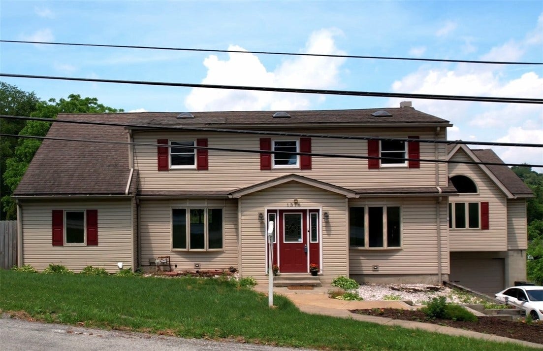 1378 Robbins Station Rd, Irwin, PA 15642
