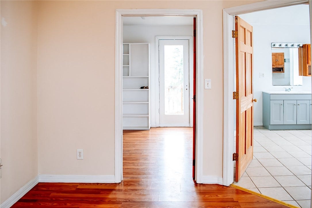 1378 Robbins Station Rd, Irwin, PA 15642