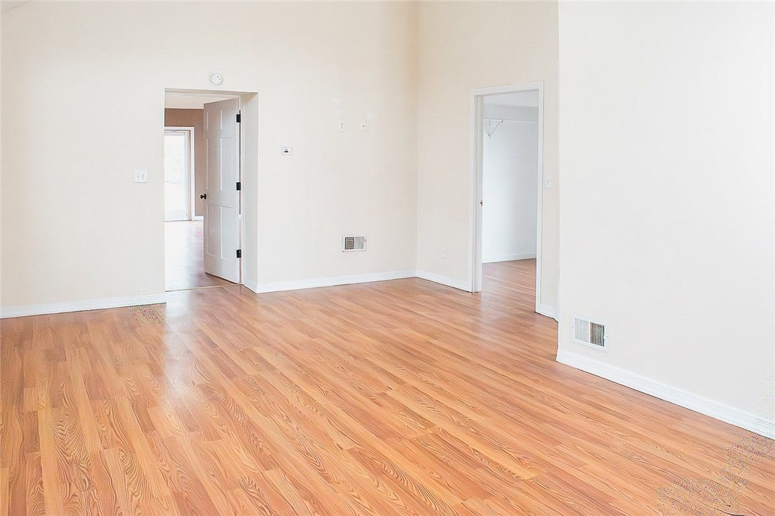 1378 Robbins Station Rd, Irwin, PA 15642