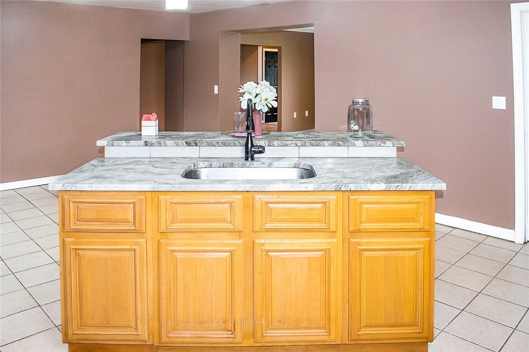 1378 Robbins Station Rd, Irwin, PA 15642