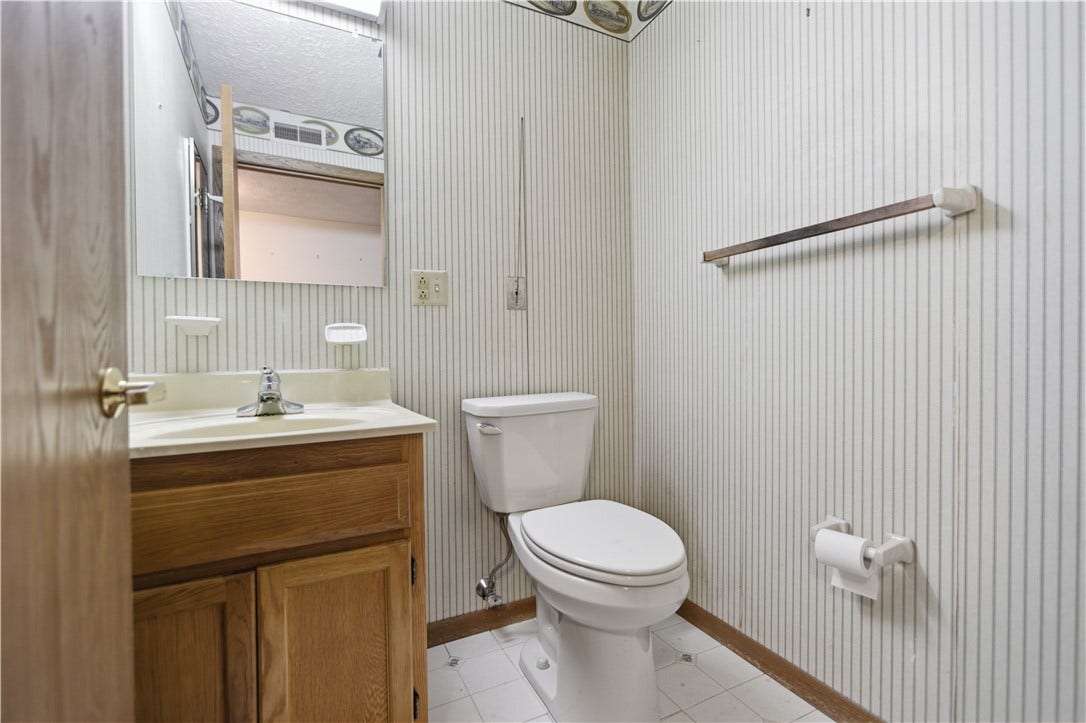 503 Clubhouse Dr, Washington, PA 15301