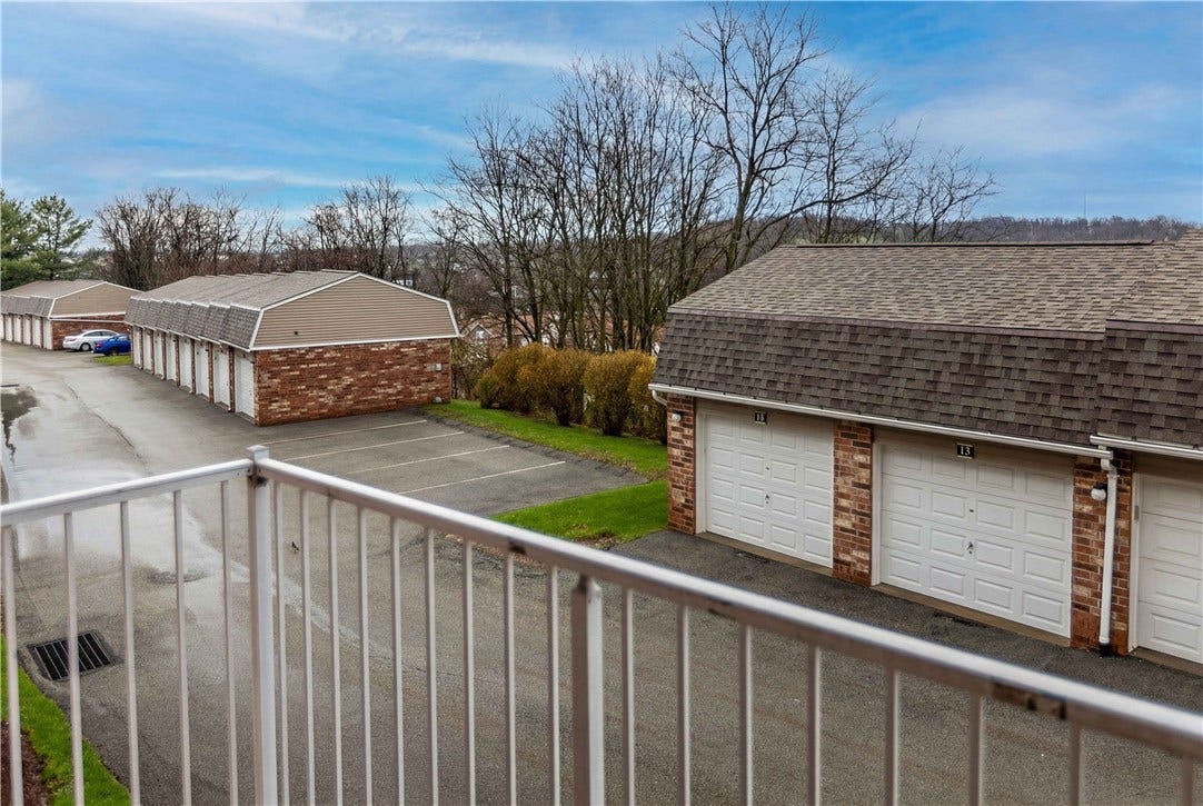 503 Clubhouse Dr, Washington, PA 15301