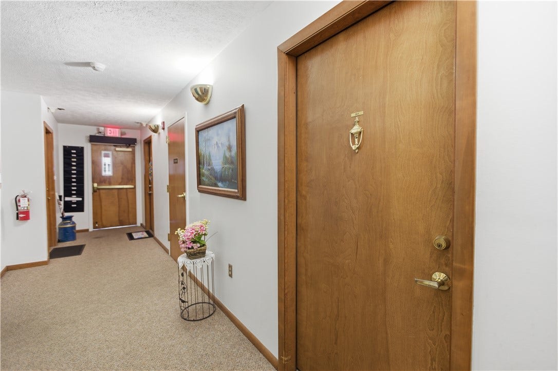 503 Clubhouse Dr, Washington, PA 15301