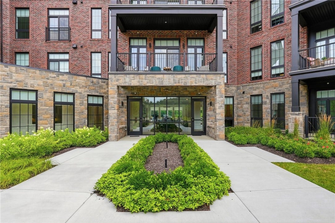 1 1st Street, #407, Oakmont, PA 15139
