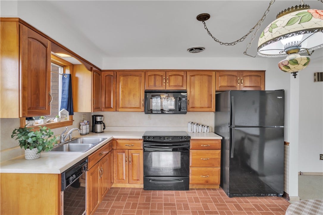 105 Northumberland Dr., Irwin, PA 15642
