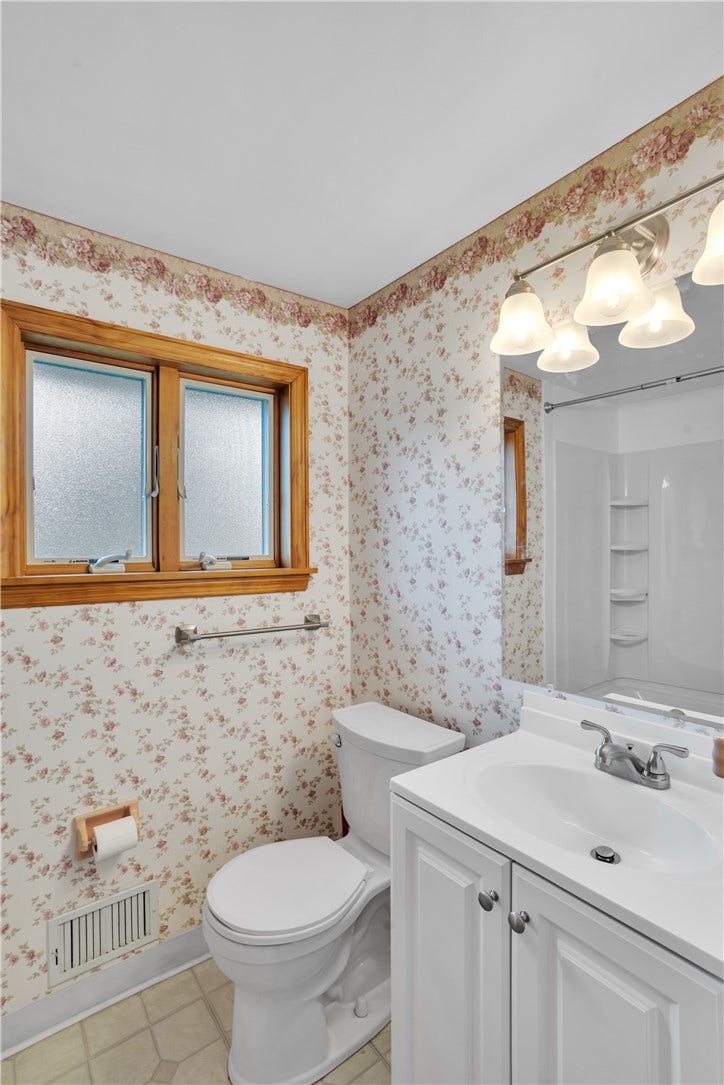 105 Northumberland Dr., Irwin, PA 15642