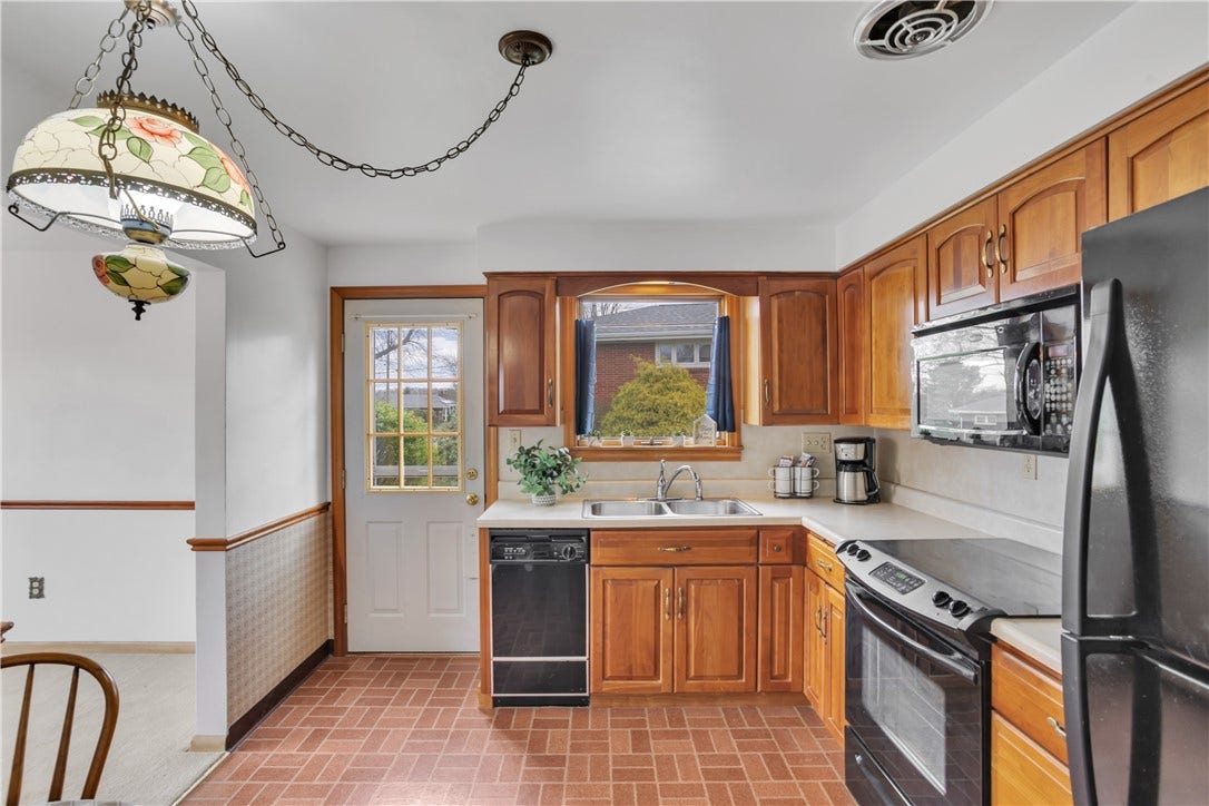 105 Northumberland Dr., Irwin, PA 15642