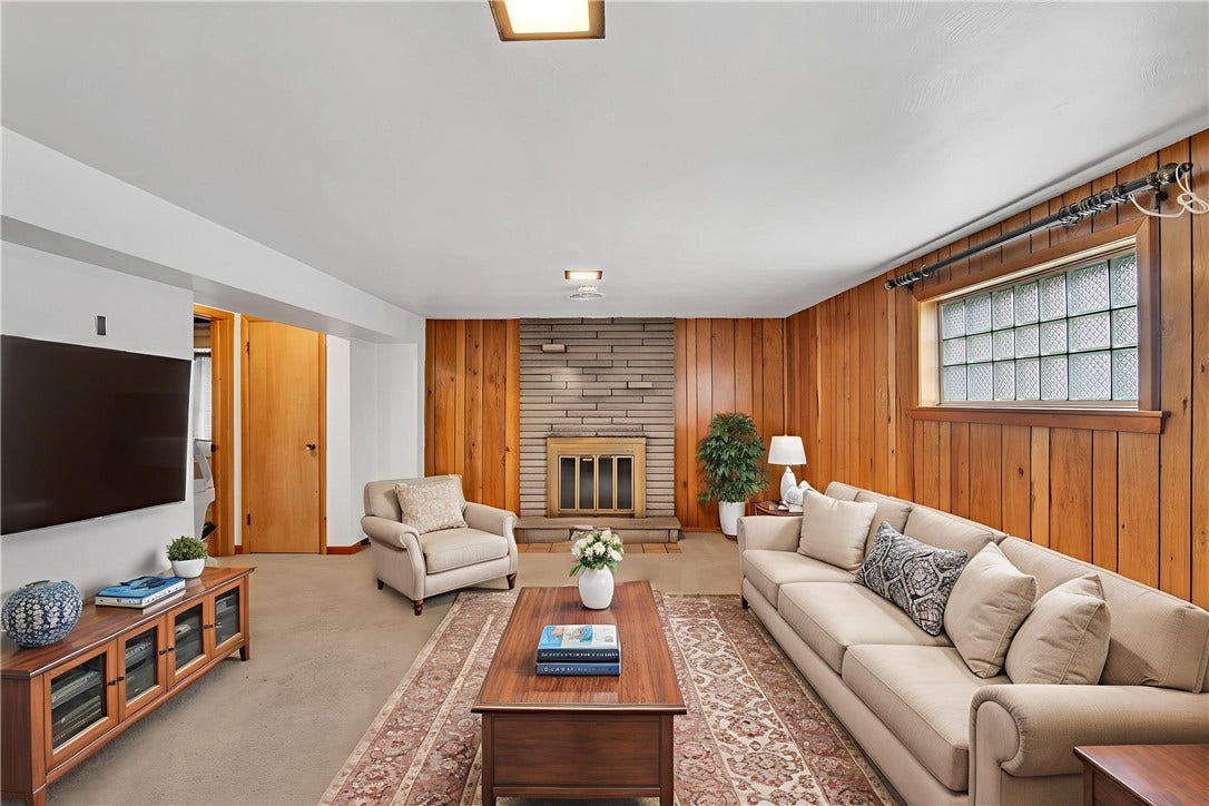 105 Northumberland Dr., Irwin, PA 15642