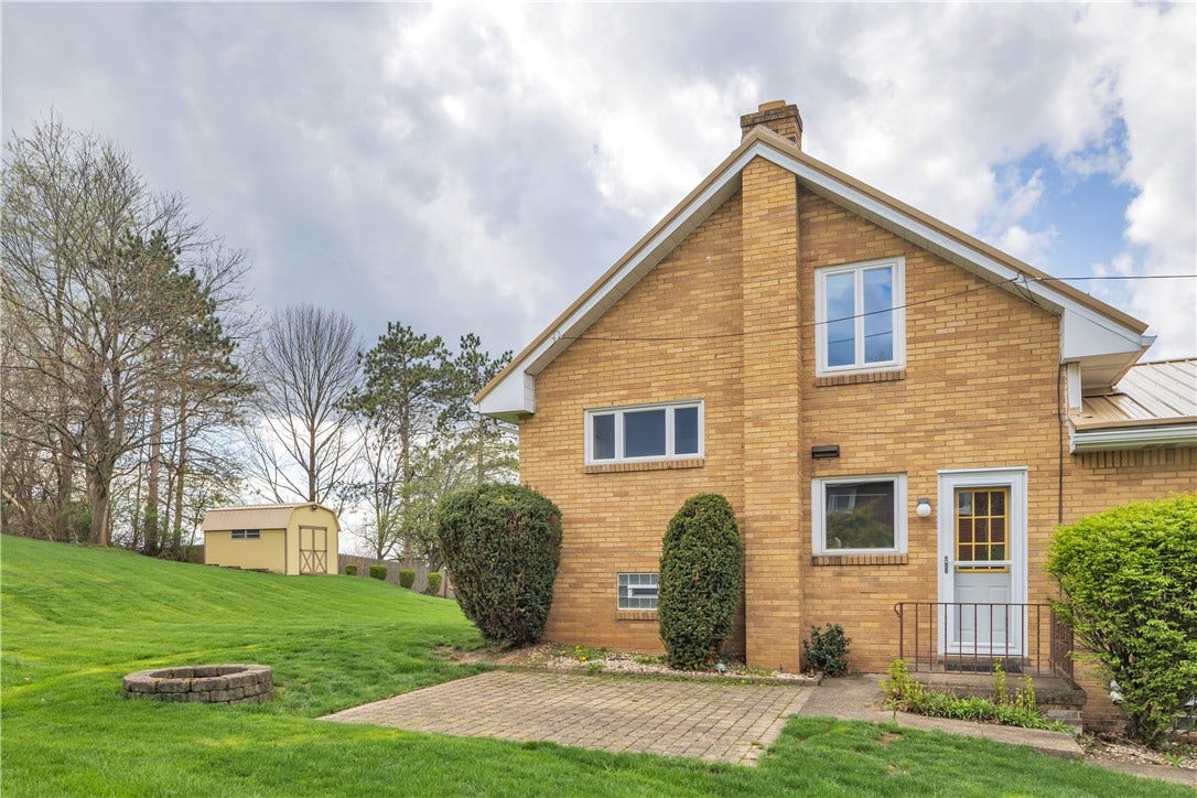 105 Northumberland Dr., Irwin, PA 15642