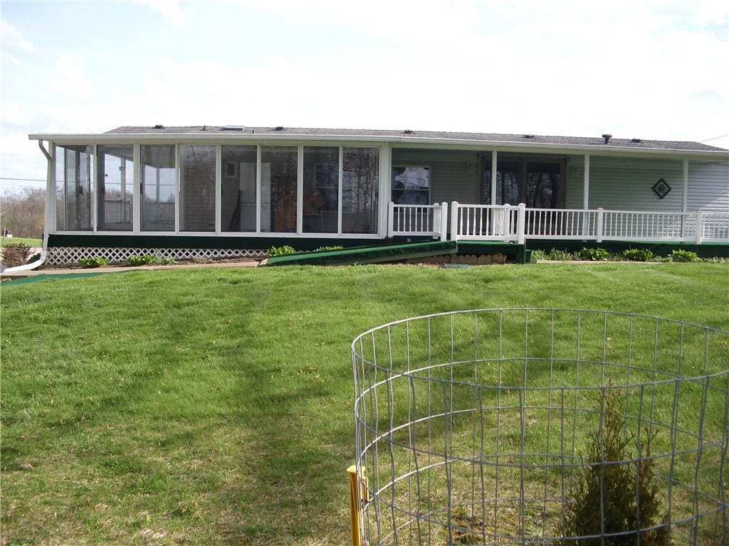 340 Deerfield, Washington, PA 15301