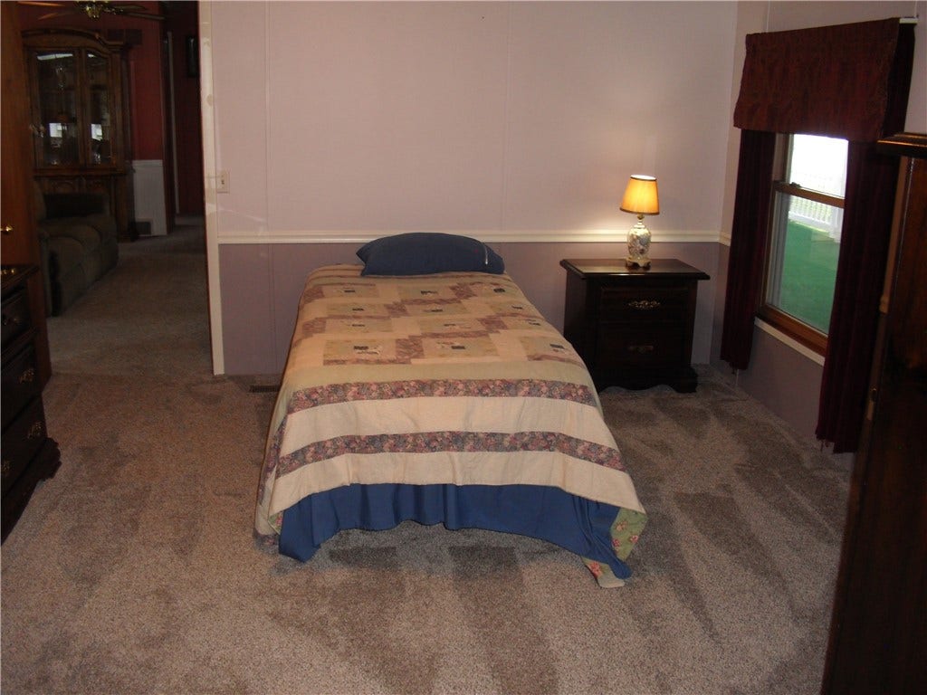 340 Deerfield, Washington, PA 15301