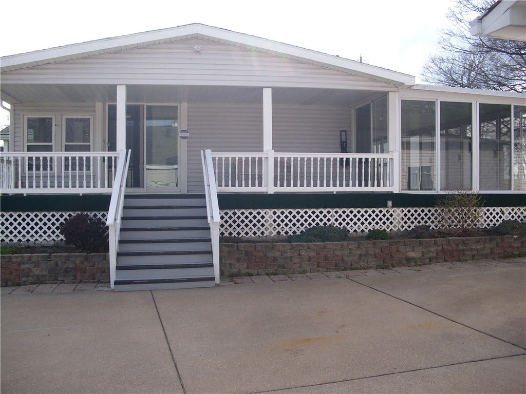 340 Deerfield, Washington, PA 15301