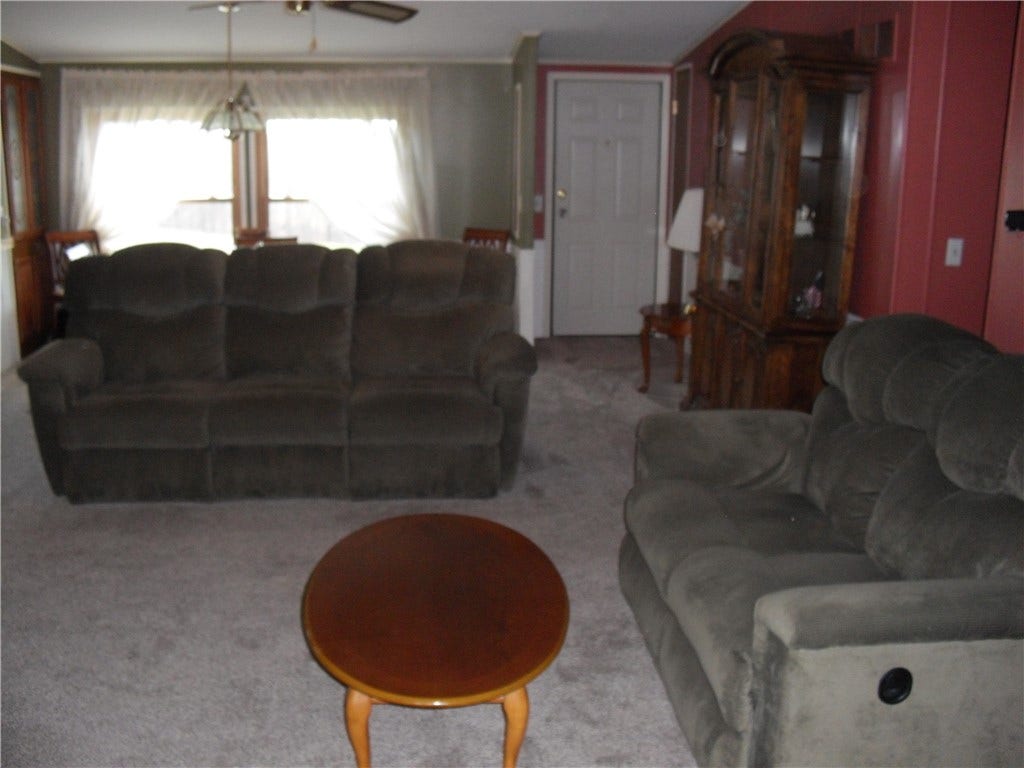 340 Deerfield, Washington, PA 15301