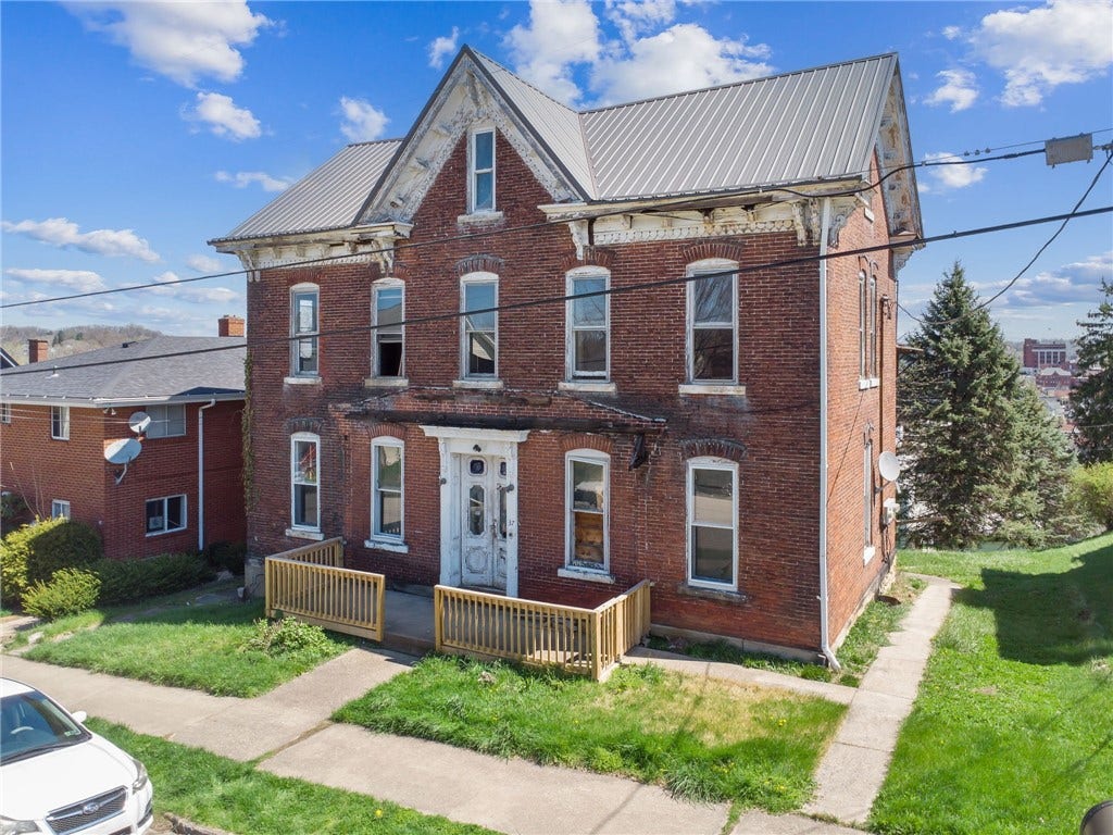 37 Division St, Greensburg, PA 15601