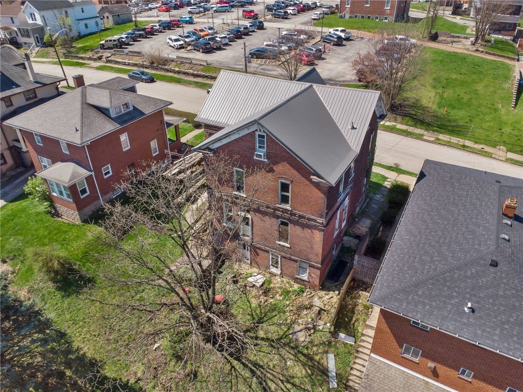 37 Division St, Greensburg, PA 15601