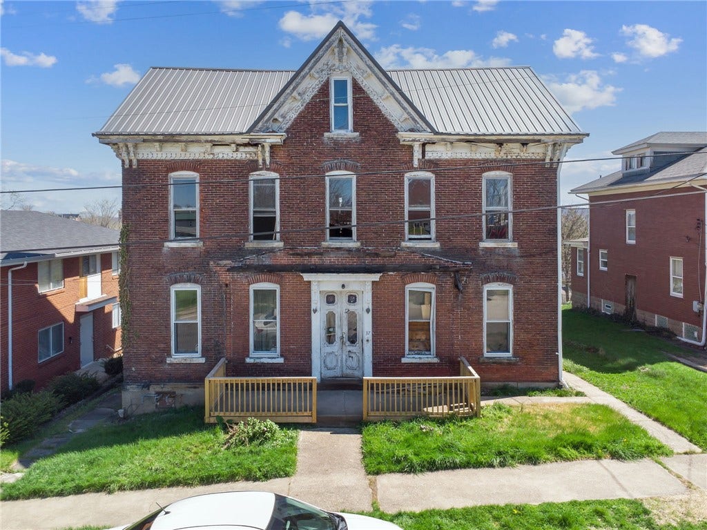37 Division St, Greensburg, PA 15601