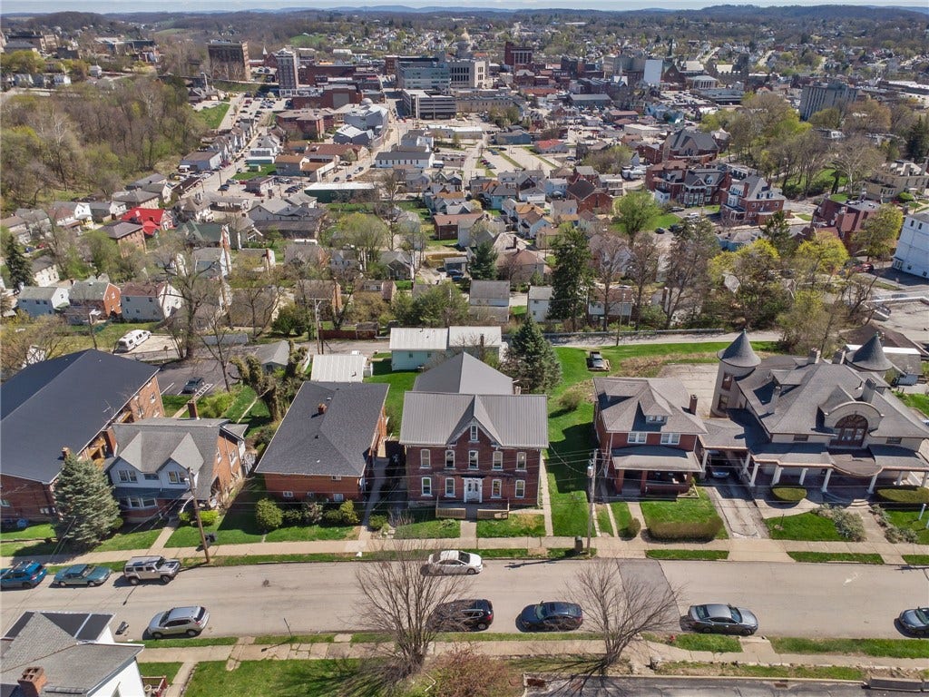 37 Division St, Greensburg, PA 15601