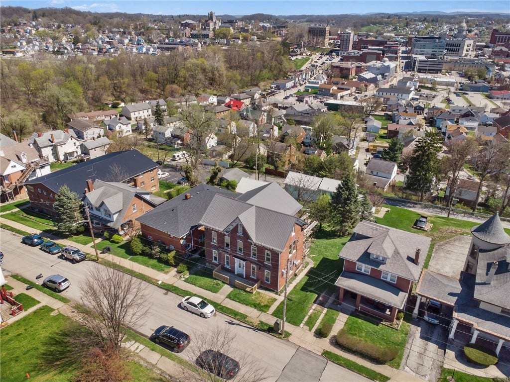37 Division St, Greensburg, PA 15601