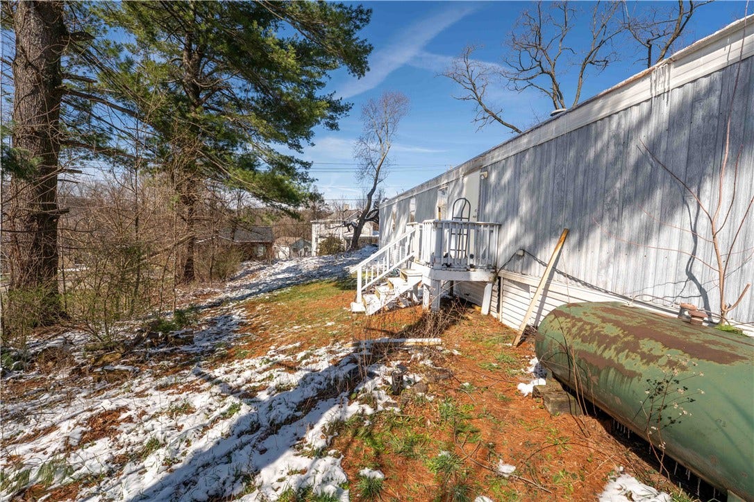 1801 Baldridge Ave, Connellsville, PA 15425