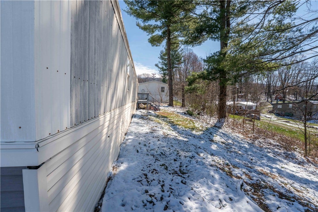 1801 Baldridge Ave, Connellsville, PA 15425