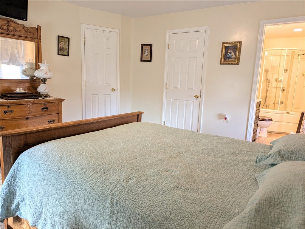 220 Overholt Dr, Scottdale, PA 15683