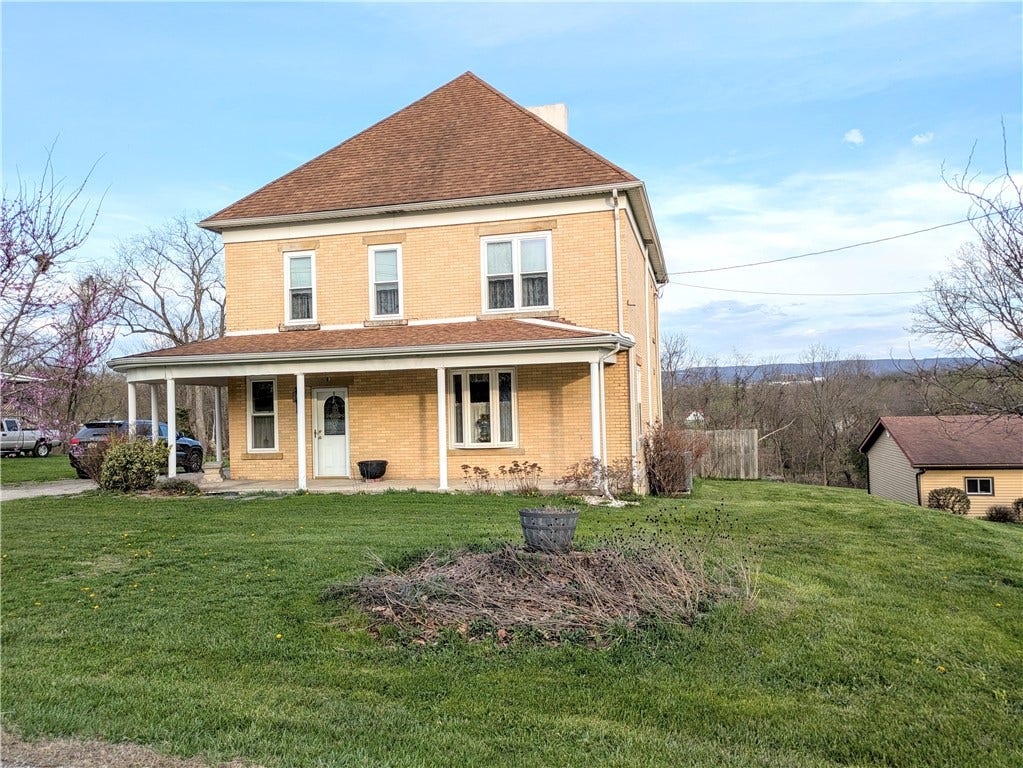 220 Overholt Dr, Scottdale, PA 15683