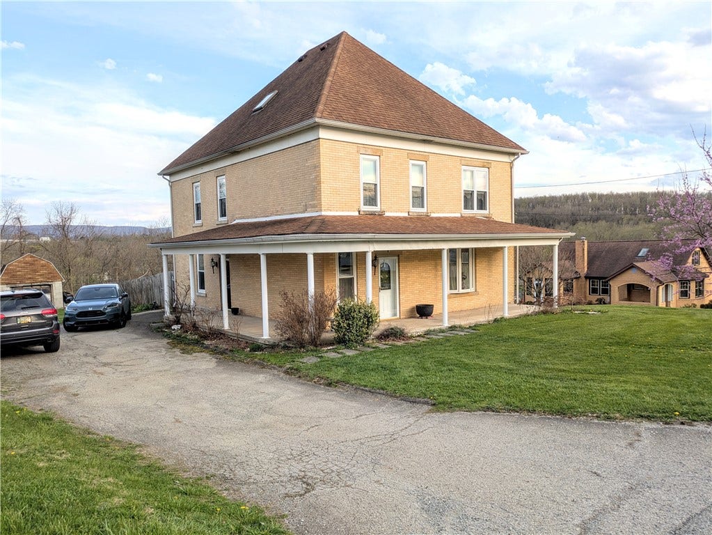 220 Overholt Dr, Scottdale, PA 15683