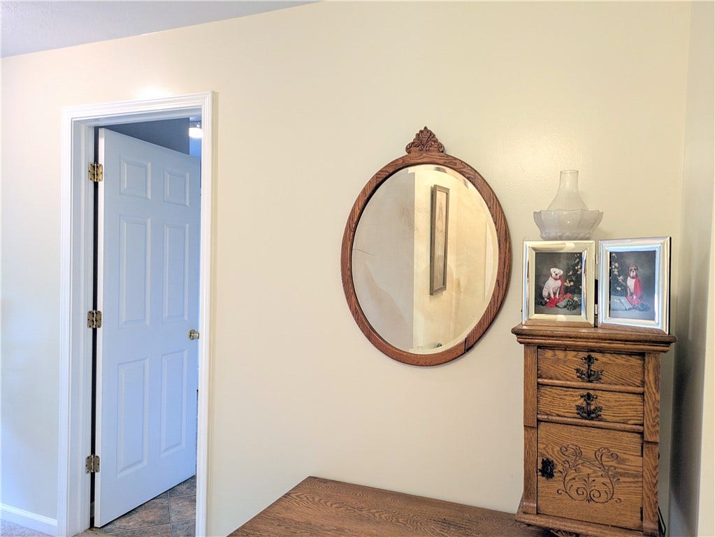 220 Overholt Dr, Scottdale, PA 15683