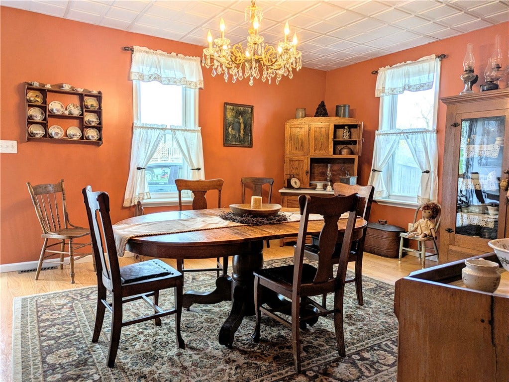 220 Overholt Dr, Scottdale, PA 15683