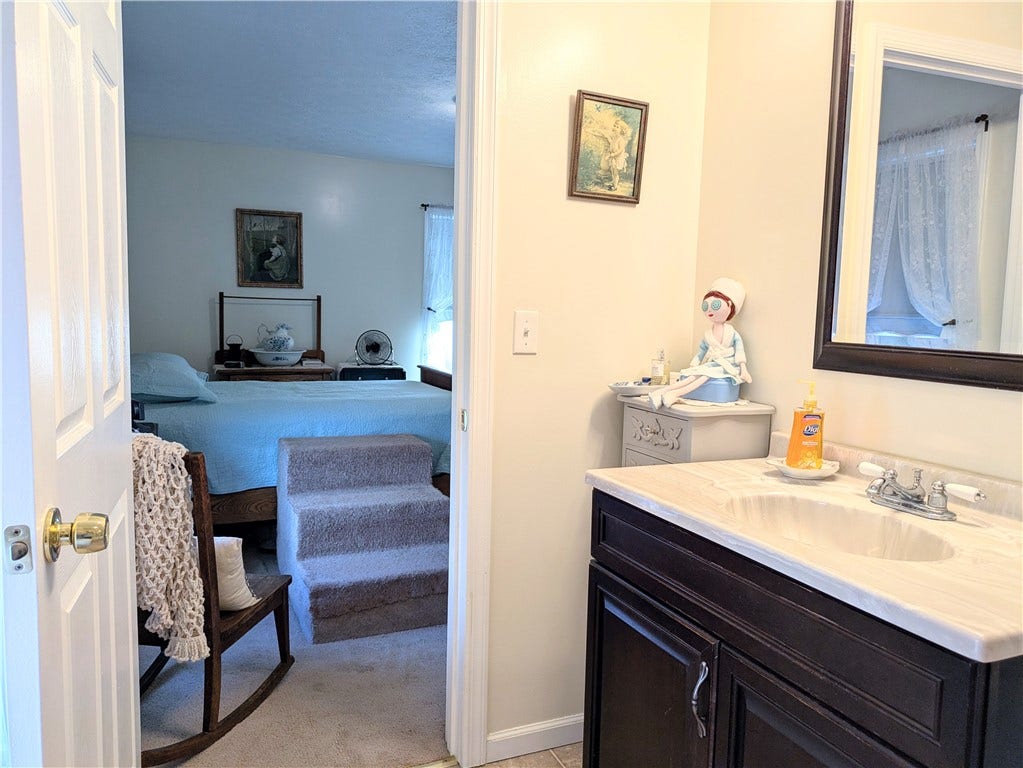 220 Overholt Dr, Scottdale, PA 15683
