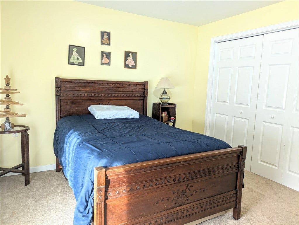 220 Overholt Dr, Scottdale, PA 15683