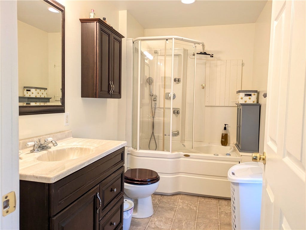 220 Overholt Dr, Scottdale, PA 15683