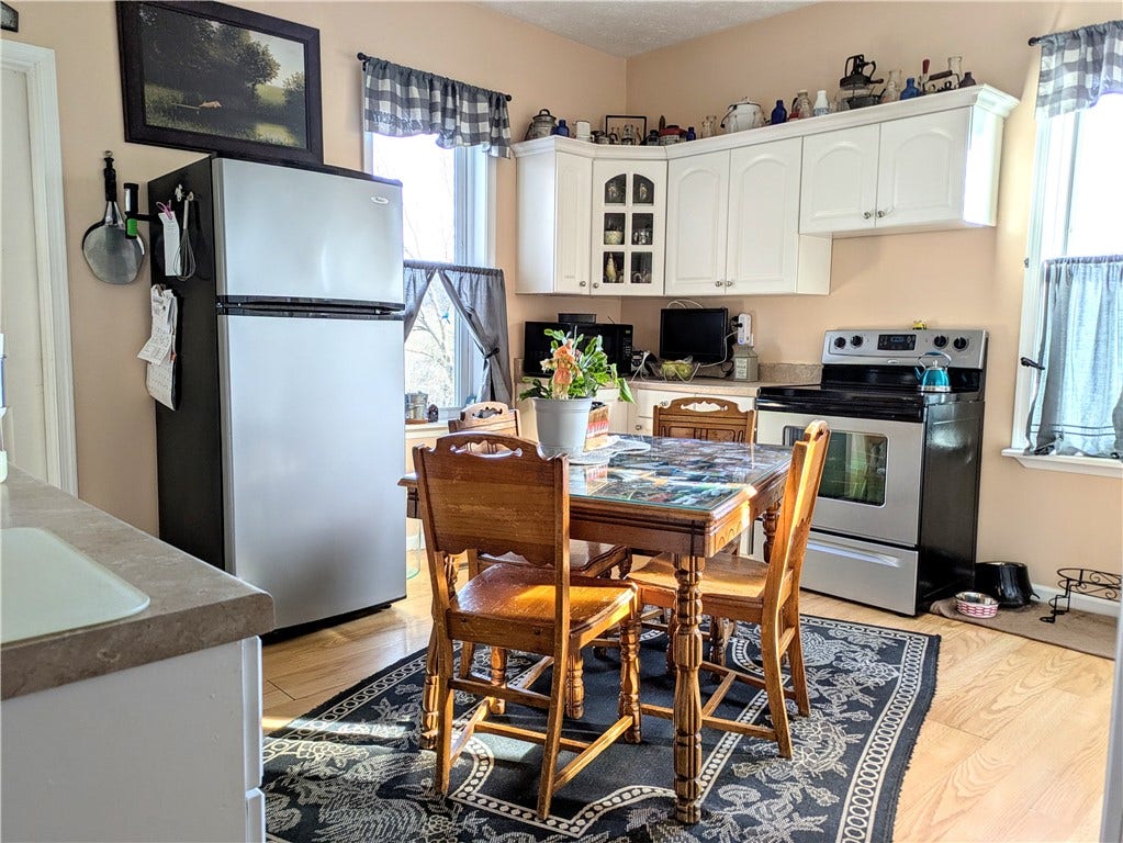220 Overholt Dr, Scottdale, PA 15683